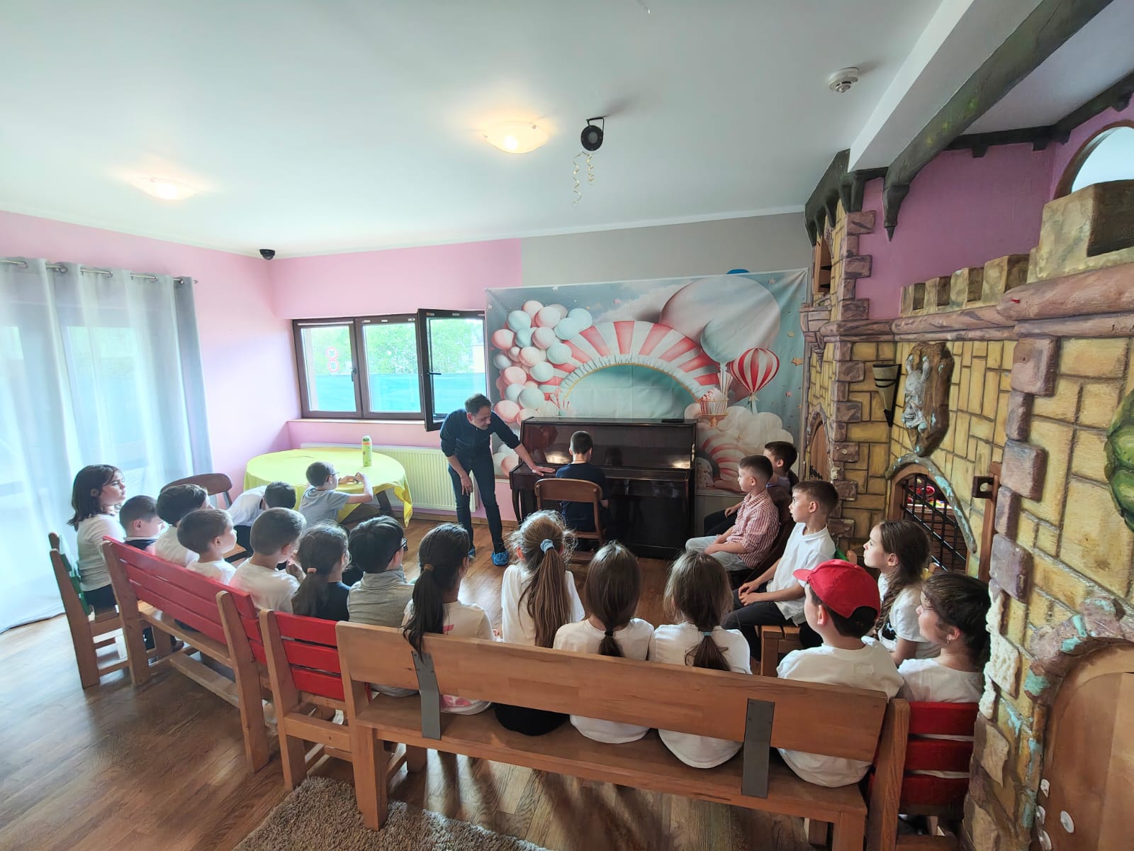 Atelier creativ pentru copii Pian